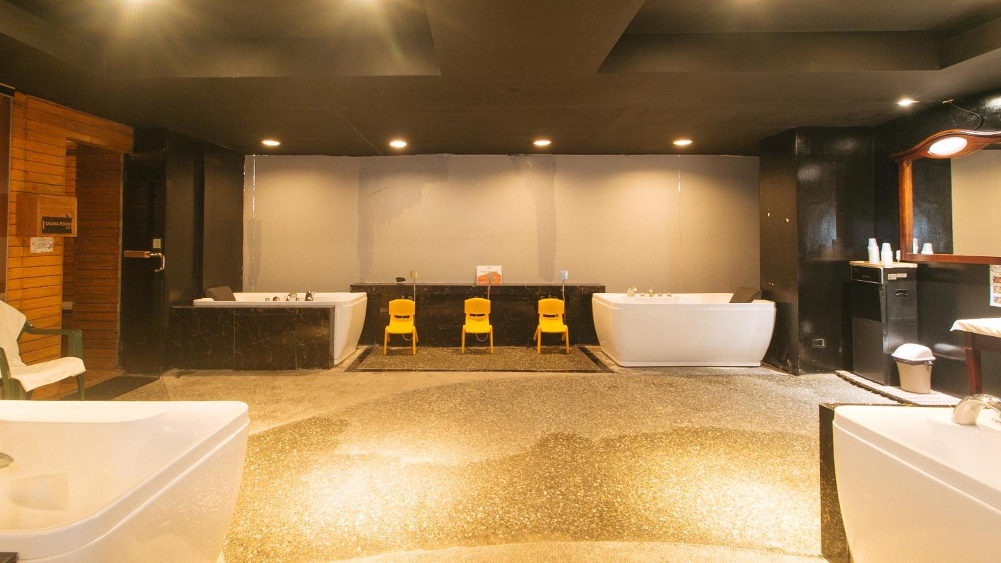 Reddoorz Premium At Jjimjbang Hotel Spa Manila Exterior foto