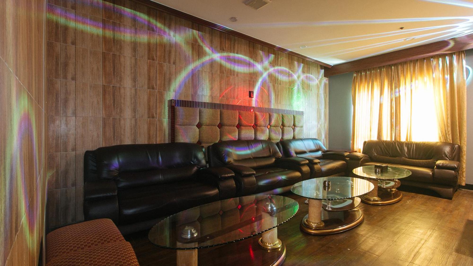 Reddoorz Premium At Jjimjbang Hotel Spa Manila Exterior foto