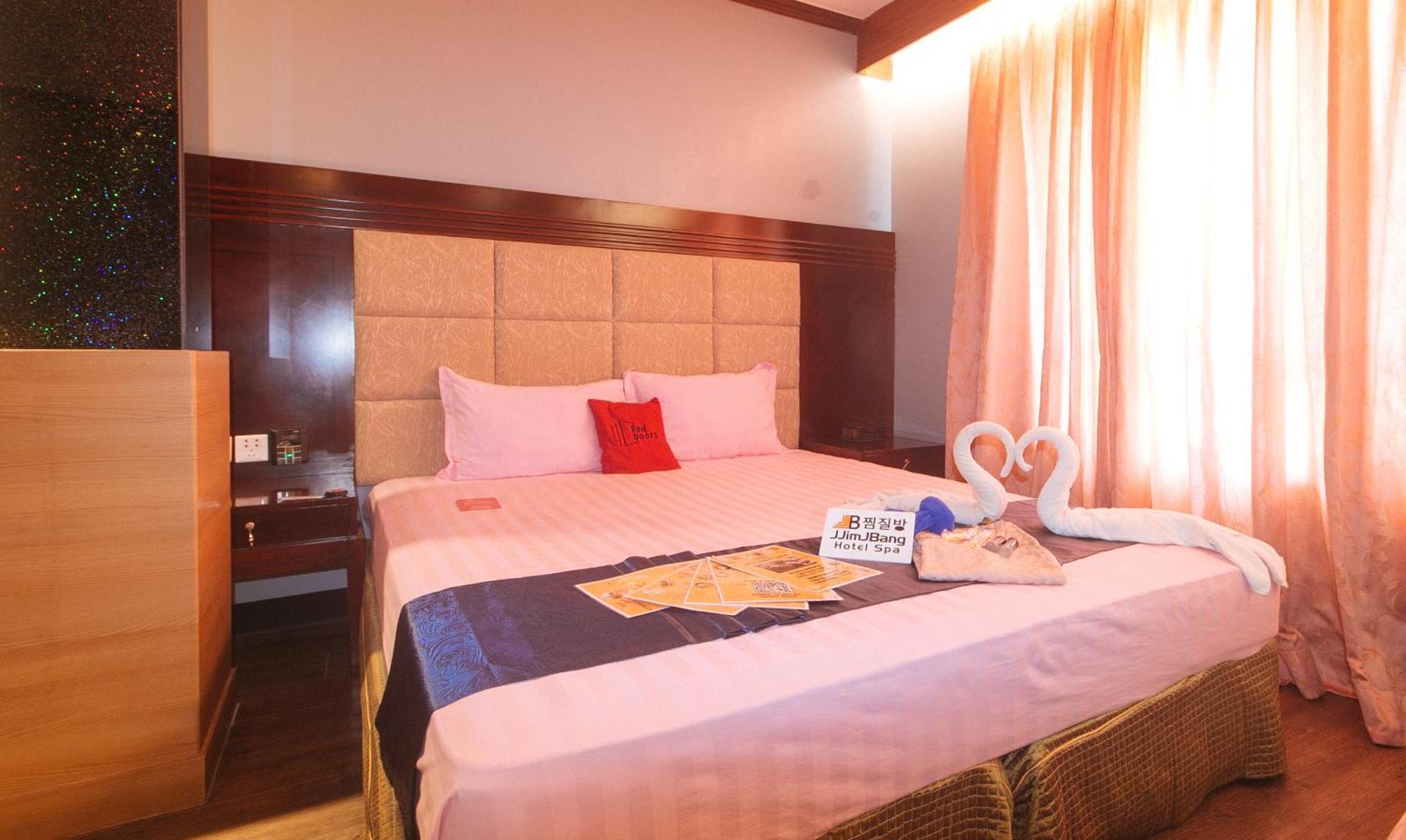 Reddoorz Premium At Jjimjbang Hotel Spa Manila Exterior foto